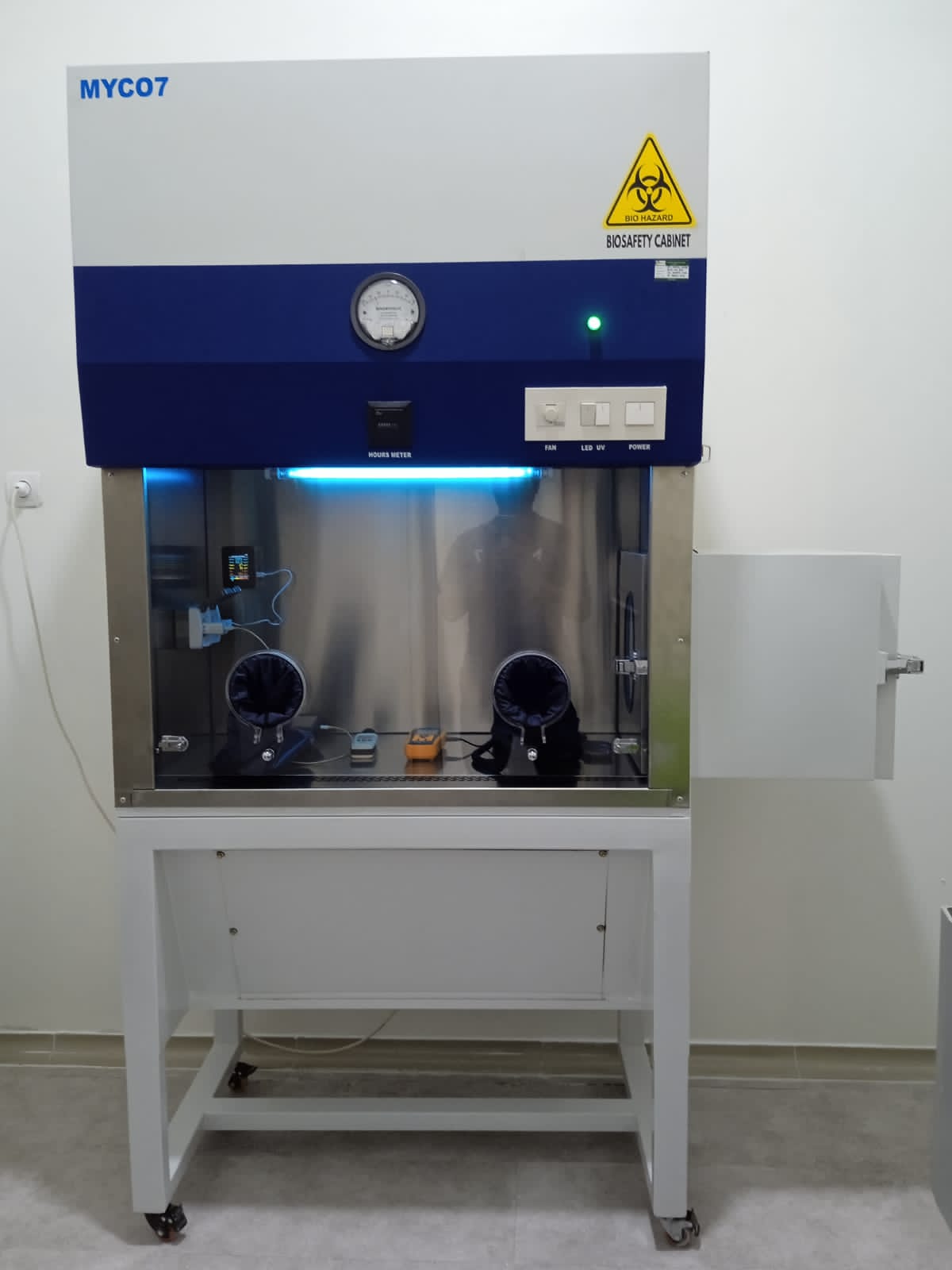 BIOSAFETY CABINET CLASS III MYCO7-1000G1C3 2025 P1
